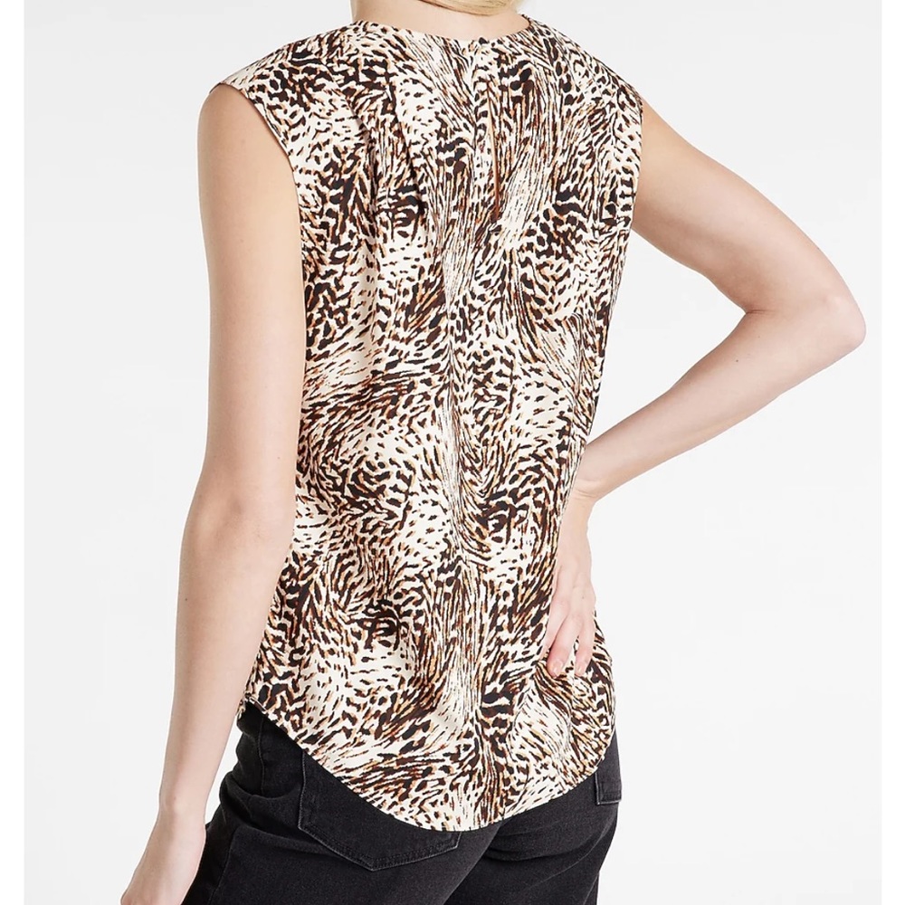 Abstract Print Pleated Shoulder 🖤 - Picture 3 of 8